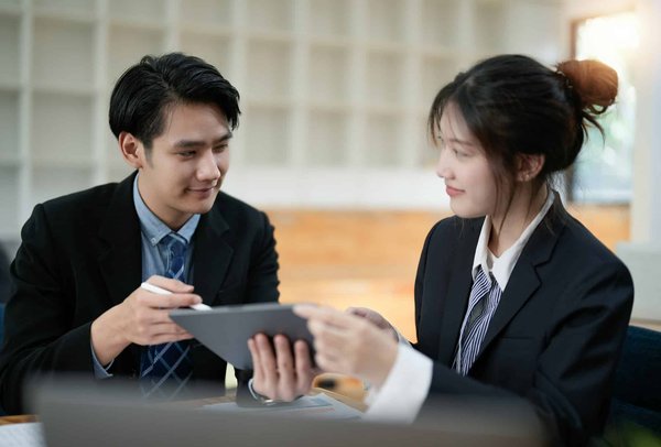 Quali sono i passaggi per avviare una startup nel settore delle energie rinnovabili?